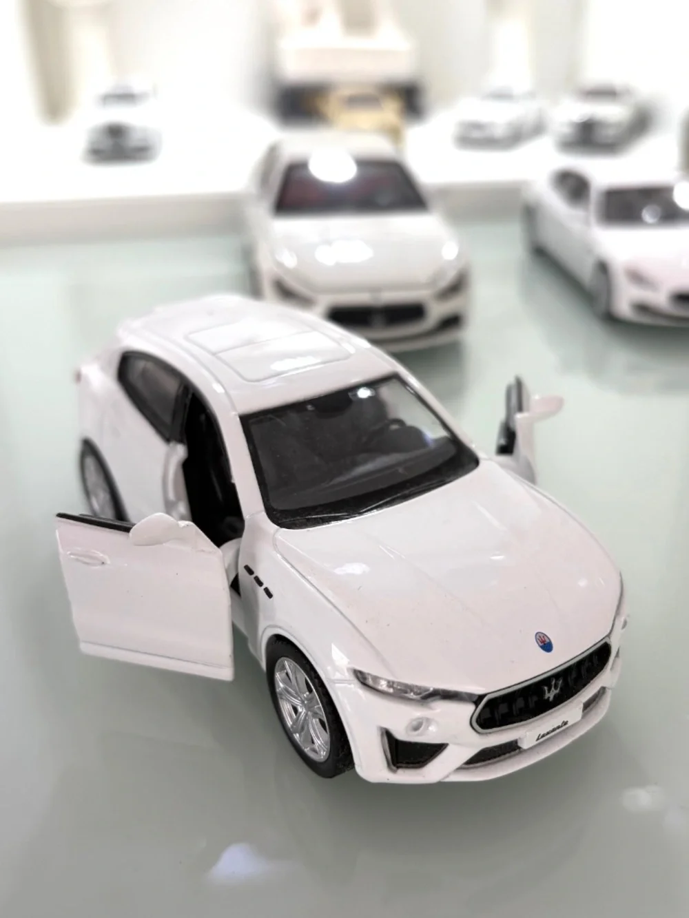 MASERATI Diecast Collection 1/32, 1/43: Levante, Quattroporte, Ghibli (NEW) $150